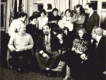 Участники спектакля «Воровка» с автором пьесы Эмилем Брагинским, 1988 год
