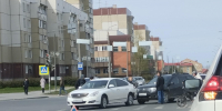 Два автомобиля столкнулись на перекрестке Рижского проспекта и улицы Коммунальной в Пскове - Pln-Pskov.Ru