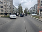 Полиция разбирается в обстоятельствах столкновения «Ауди» с автобусом на площади Ленина в Пскове