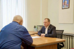 Антон Мороз взял в работу жалобы псковичей на благоустройство в округе №3
