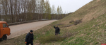 Сотрудники Пушкинского заповедника расчистили склоны городища Велье к летнему сезону