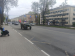 На Октябрьском проспекте в Пскове проезжает автоколонна в честь Дня Победы