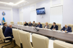 Михаил Ведерников накануне отчета провел встречи с представителями фракций областного Собрания депутатов
