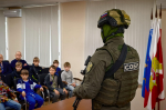Юные спортсмены из Пскова познакомились с работой Росгвардии