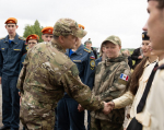 Михаил Ведерников пообщался со стрелками на разных рубежах Международных состязаний «Время героев»