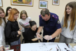 Псковские следователи провели открытые уроки криминалистики для школьников
