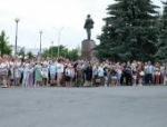 Пушкинское шествие проходит по улицам Пскова