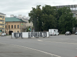 Фотофакт: На Октябрьской площади в Пскове ставят новую инсталляцию