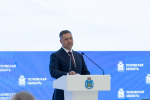 Михаил Ведерников вручил федеральные и региональные награды псковичам