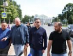 Михаил Ведерников проинспектировал ремонт улицы Советской в Пскове