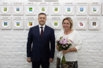 Паспорта гражданина Российской Федерации Михаил Ведерников вручил переселенцам из Канады и Ирландии