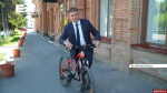 Глава Минусинска Красноярского края пересел с автомобиля на велосипед