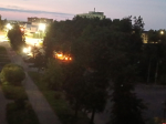 На улице Вокзальной в Пскове одновременно идет ремонт, нет освещения, и произошла авария