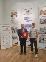КПРФ и ЛДПР представили документы для заверения списка кандидатов в депутаты Заксобрания Псковской области