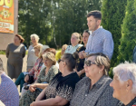 Жители великолукских деревень Булынино и Плаксино поделились своими проблемами с депутатами