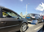 «Паровозик» из четырех машин собрался на Ольгинском мосту в Пскове