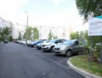 Михаил Ведерников осмотрел благоустроенную дворовую территорию на улице Западной в Пскове
