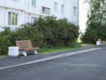 Михаил Ведерников осмотрел благоустроенную дворовую территорию на улице Западной в Пскове
