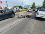 Мотоцикл с двумя мужчинами столкнулся с автомобилем в Псковском районе