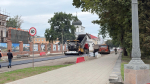 Фотофакт: Асфальт продолжают укладывать на улице Советской в Пскове