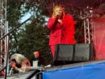 Певица Анастасия Спиридонова выступила перед великолучанами в День города