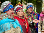 Шествие участников открыло фестиваль «Соловьиная ночь» в Пскове