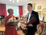Министр образования Псковской области поздравил ветерана педагогического труда с 80-летием