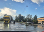 Псков вновь уходит под воду: ливни затопили несколько улиц, водители стоят в пробках