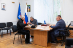 Алексей Севастьянов разобрал жалобы псковичей на соседей и затянувшийся ремонт коммуникаций