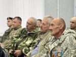 От гумпомощи до благоустройства: Александр Козловский встретился с ветеранами и школьным коллективом