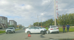 Lada потеряла бампер при столкновении с KIA на улице Рокоссовского в Пскове