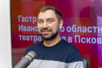 Дети отдаляются друг от друга, но спектакли их по-прежнему заинтересовывают — артист Псковского театра кукол