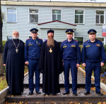 Епископ Варнава вручил церковные награды сотрудникам ИК-3 в Псковской области