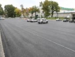 Комфорт и безопасность: в Пскове отремонтировали парковку около областной больницы