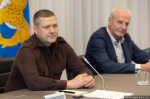 Михаил Ведерников провёл первую встречу с руководителями фракций нового созыва Заксобрания региона