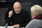 Ремонт сквера у Дома офицеров и реконструкцию дамбы обсудил Станислав Стармолотов с депутатом округа № 5