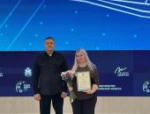 Михаил Ведерников наградил сотрудников СМИ на Псковском медиафоруме