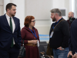 Михаил Ведерников вручил награды псковским журналистам на Международном медиафоруме