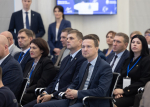 Михаил Ведерников вручил награды псковским журналистам на Международном медиафоруме