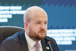 Псковских таможенников поздравил с профессиональным праздником Борис Елкин от депутатов Собрания